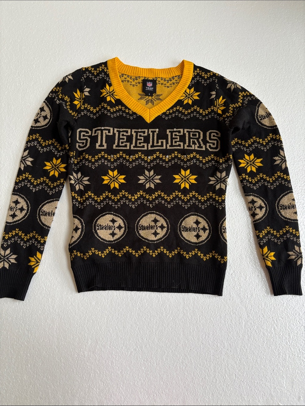 Ladies NFL Team Apparel Steelers Black/Gold V-Neck Fair Isle Sweater Size S